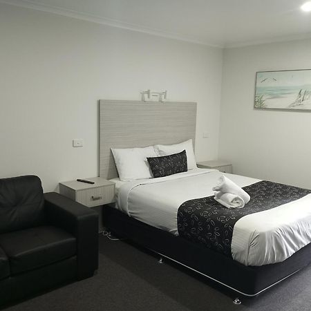 Big Valley Lakeside Paradise Motor Inn Shepparton Esterno foto