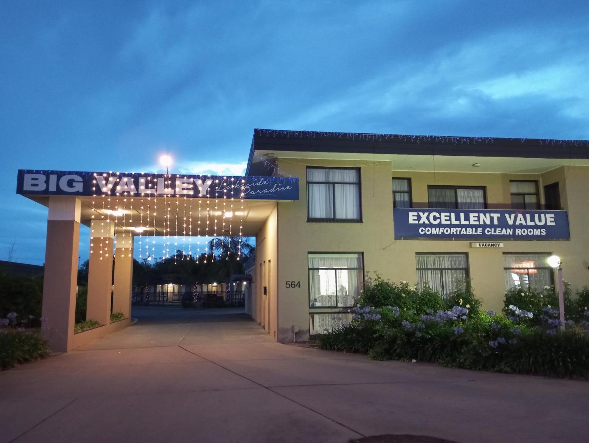 Big Valley Lakeside Paradise Motor Inn Shepparton Esterno foto
