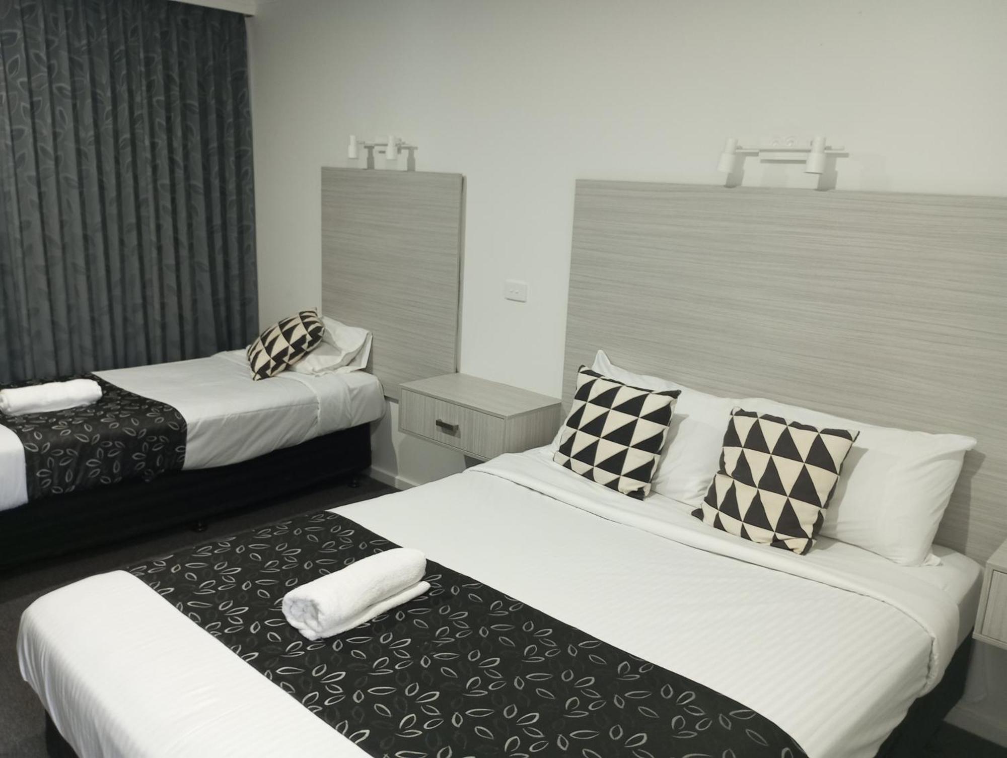 Big Valley Lakeside Paradise Motor Inn Shepparton Esterno foto